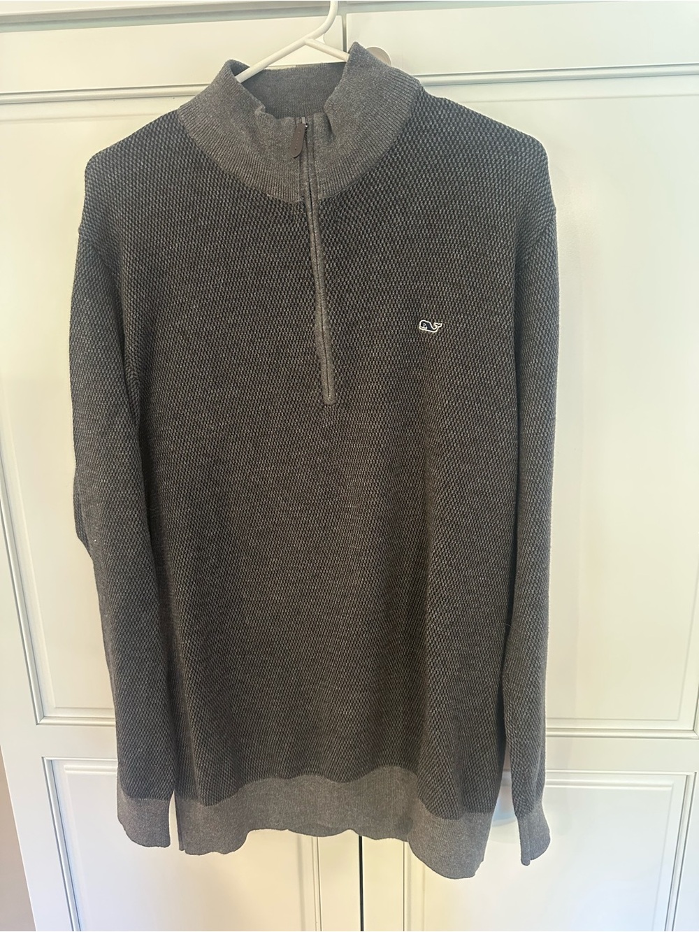Vineyard Vines Men's Charcoal Gray tweed look Half-Zip Sweater. XL